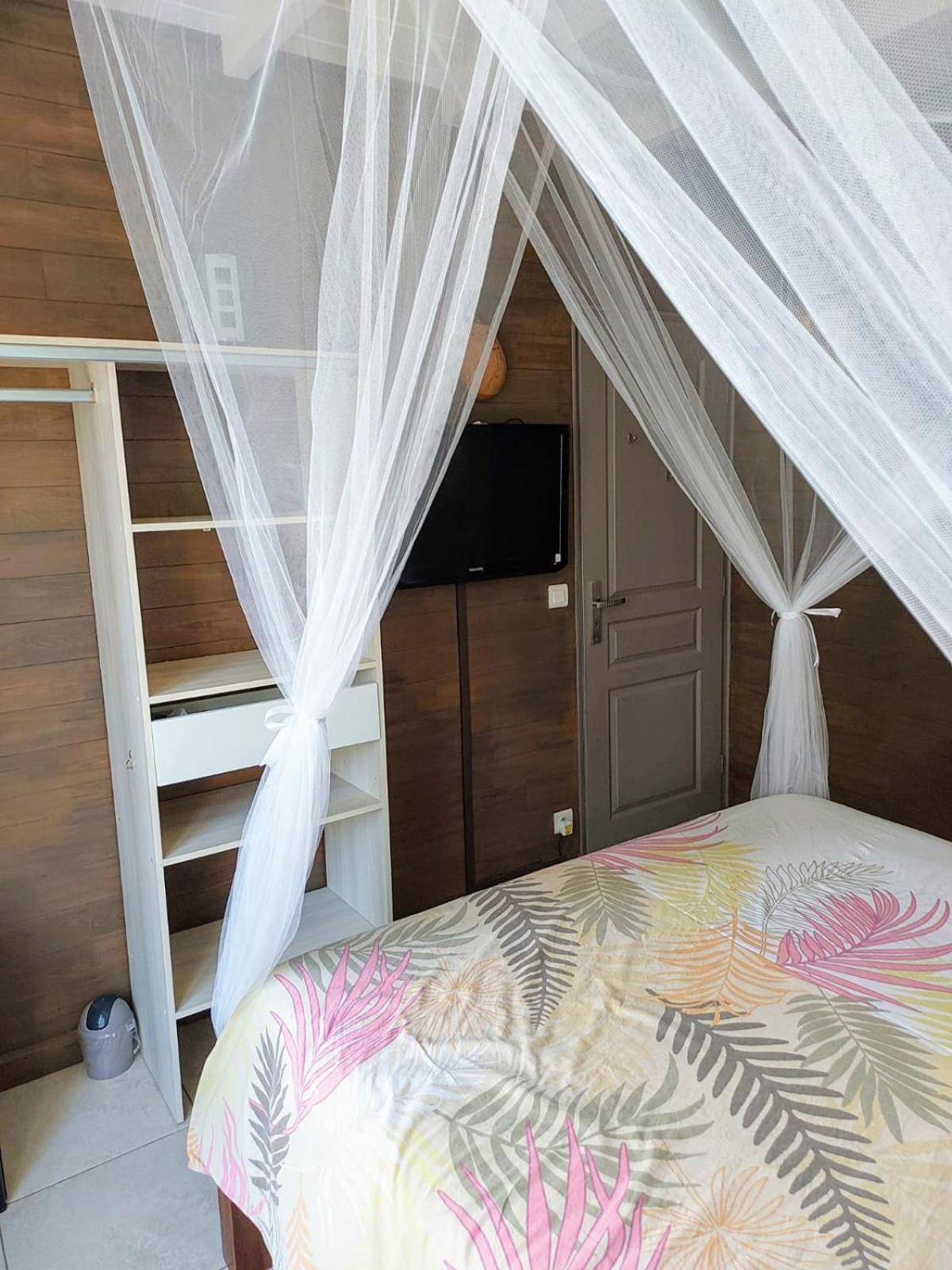 Appartement Chamb'Bouchons à Saint-Francois  Extérieur photo